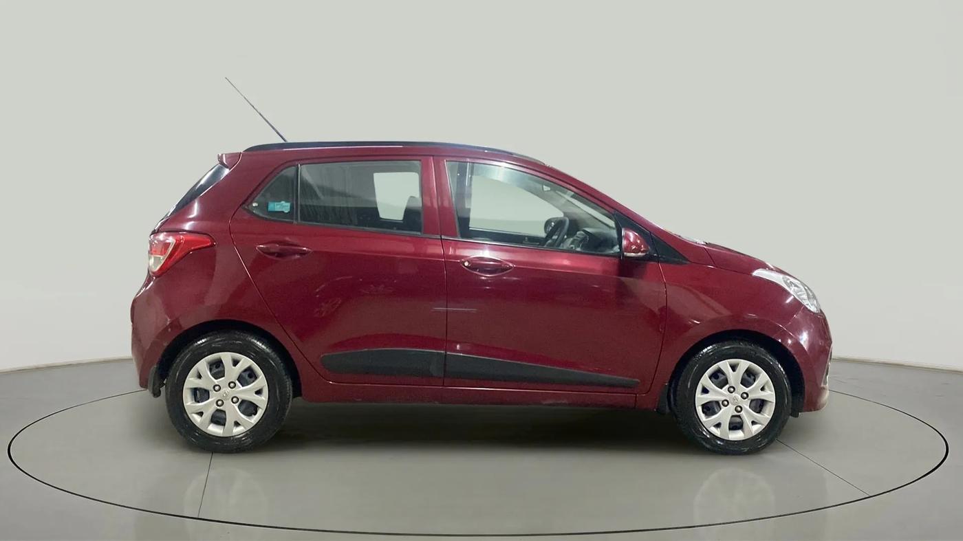 2015 Hyundai Grand i10 SPORTZ 1.2 KAPPA VTVT, Petrol, Manual, 37,738 km, Right Side View