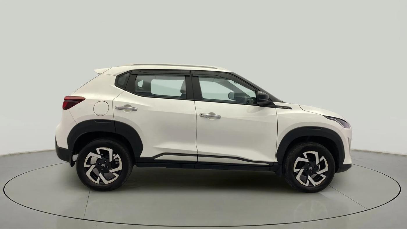 2023 Nissan MAGNITE XV TURBO, Petrol, Manual, 11,324 km, Right Side View