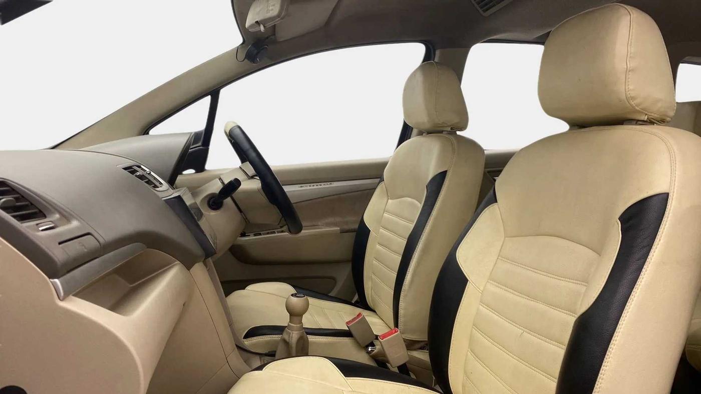 2014 Maruti Ertiga VDI, Diesel, Manual, 90,881 km, Right Side Front Door Cabin
