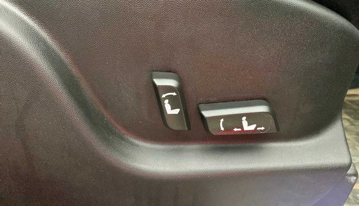 2021 Mahindra XUV500 W11(O), Diesel, Manual, 53,534 km, Driver Side Adjustment Panel