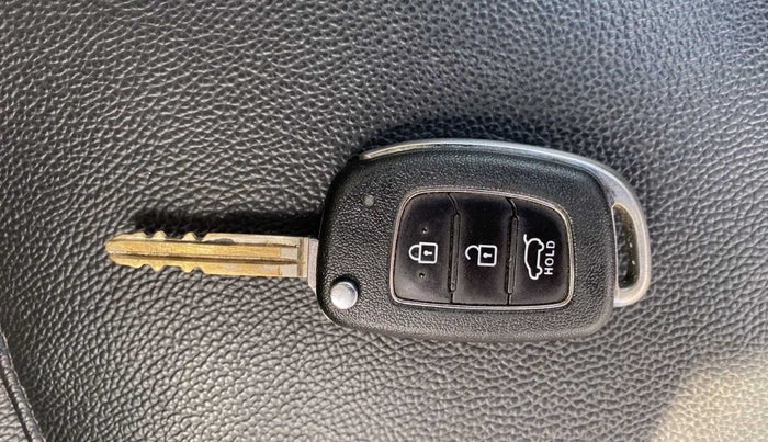 2016 Hyundai Creta E PLUS 1.6 PETROL, Petrol, Manual, 78,152 km, Key Close Up