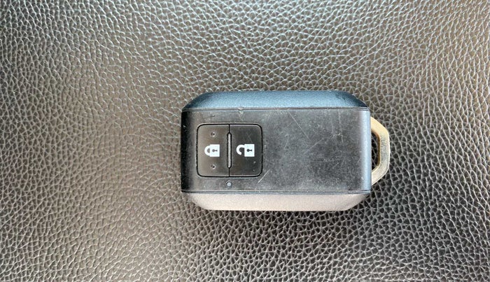 2019 Toyota Glanza V, Petrol, Manual, 54,895 km, Key Close Up