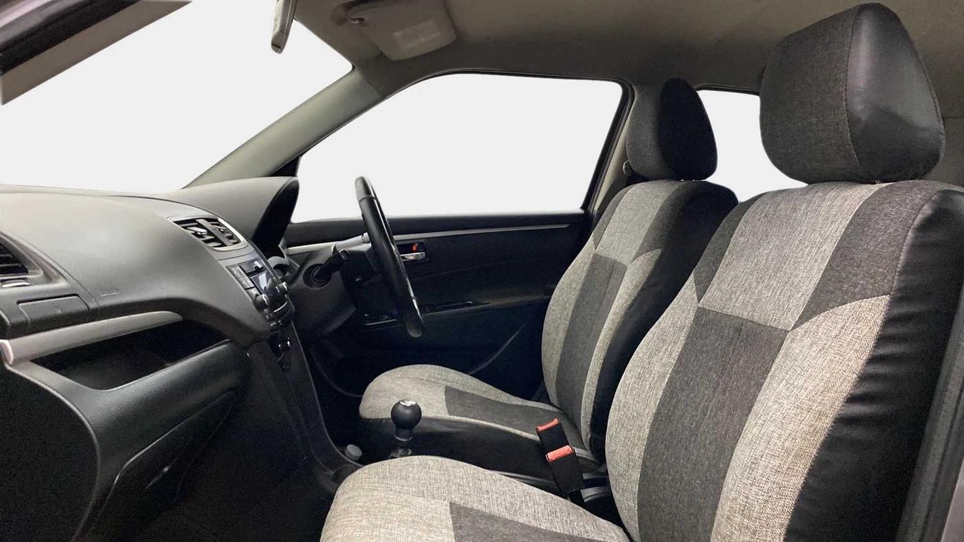 2014 Maruti Swift ZXI, Petrol, Manual, 73,176 km, Right Side Front Door Cabin