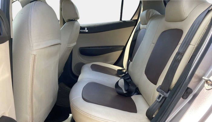 2013 Hyundai i20 MAGNA 1.2, Petrol, Manual, 44,229 km, Right Side Rear Door Cabin