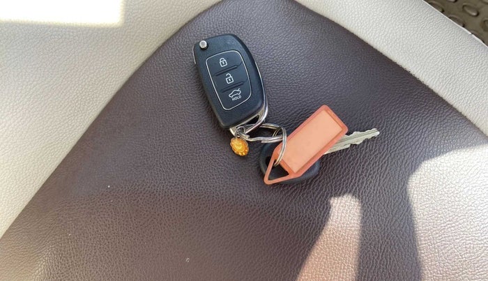 2013 Hyundai i20 MAGNA 1.2, Petrol, Manual, 44,229 km, Key Close Up
