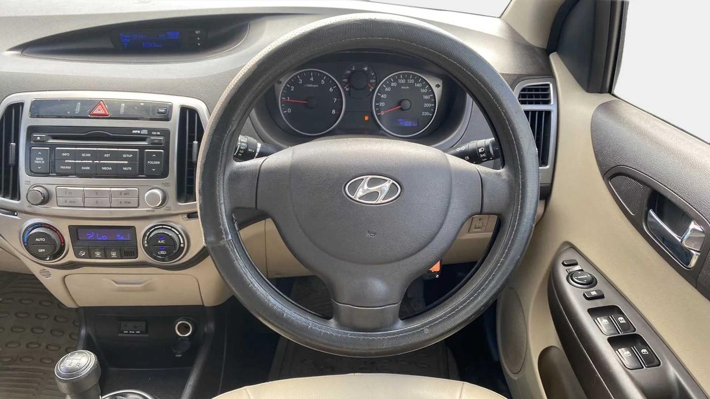2013 Hyundai i20 MAGNA 1.2, Petrol, Manual, 44,229 km, Steering Wheel Close Up