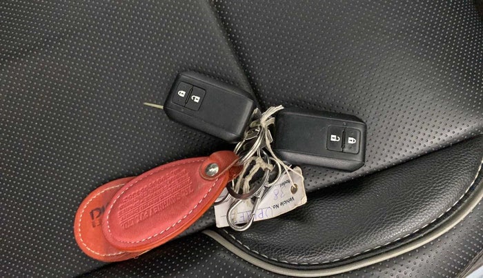 2022 Maruti BREZZA ZXI SMART HYBRID , Petrol, Manual, 16,037 km, Key Close Up