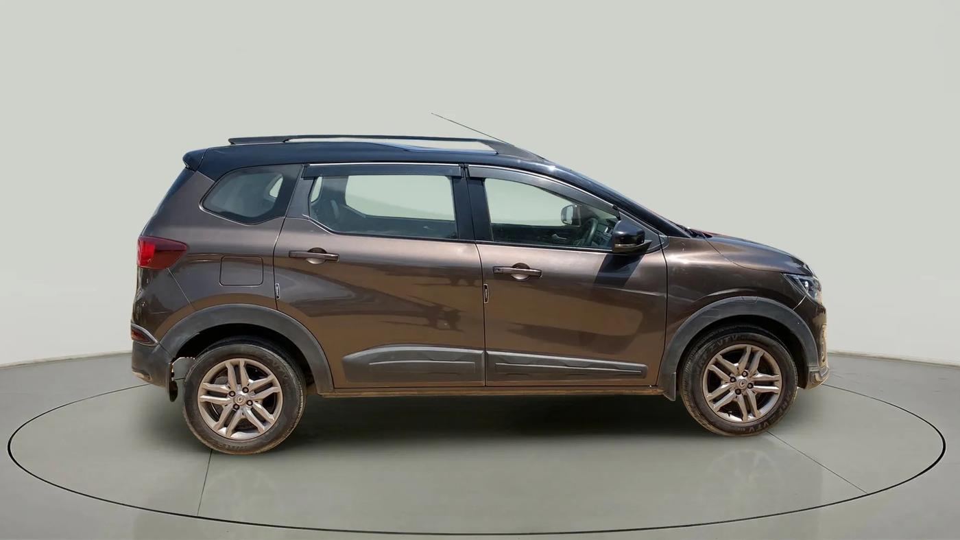 2021 Renault TRIBER RXZ DUAL TONE, Petrol, Manual, 33,176 km, Right Side View