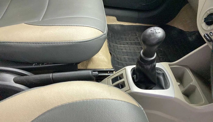 2016 Maruti Alto K10 VXI, Petrol, Manual, 25,069 km, Gear Lever