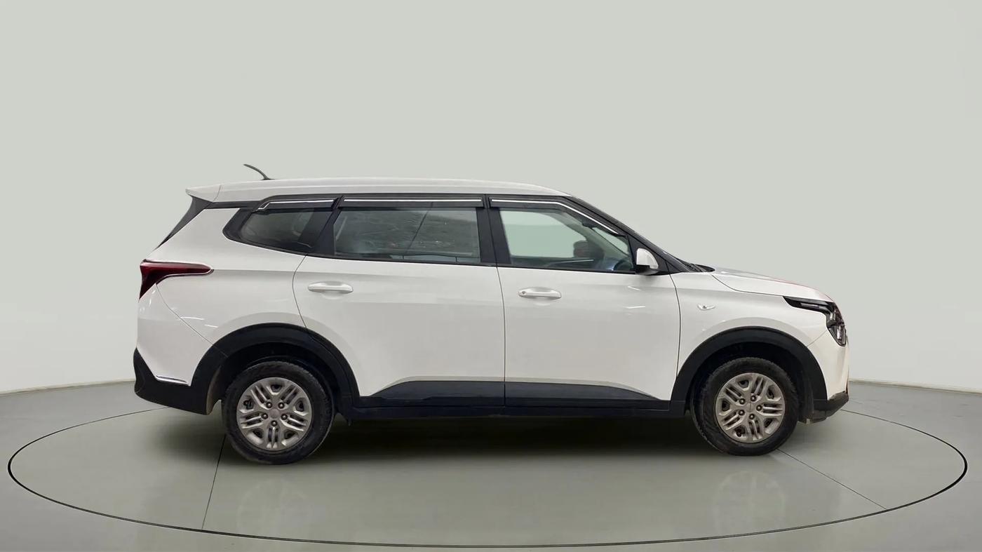 2022 KIA CARENS PREMIUM 1.5 PETROL 7 STR, Petrol, Manual, 8,198 km, Right Side View