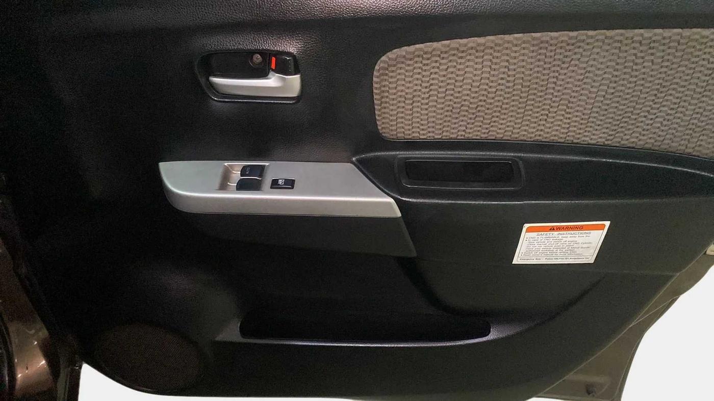 2014 Maruti Wagon R 1.0 LXI CNG, CNG, Manual, 93,057 km, Driver Side Door Panels Control