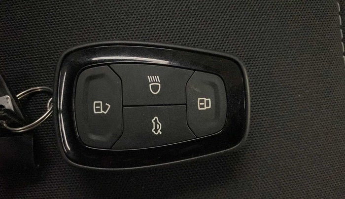 2023 Tata PUNCH CREATIVE  MT, Petrol, Manual, 9,112 km, Key Close Up