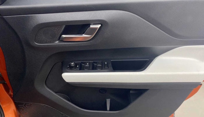 2023 Tata PUNCH CREATIVE  MT, Petrol, Manual, 9,112 km, Driver Side Door Panels Control