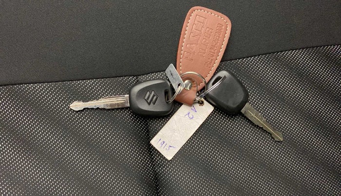 2022 Maruti Swift LXI, Petrol, Manual, 5,530 km, Key Close Up