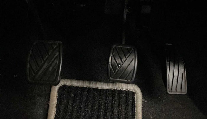 2022 Maruti Swift LXI, Petrol, Manual, 5,530 km, Pedals