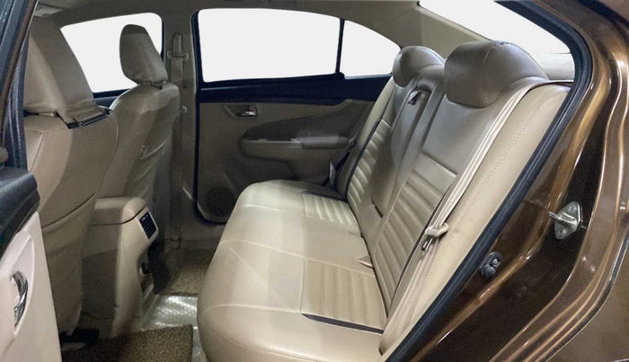 2016 Maruti Ciaz ZXI, Petrol, Manual, 82,952 km, Right Side Rear Door Cabin