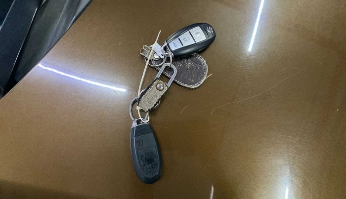 2016 Maruti Ciaz ZXI, Petrol, Manual, 82,952 km, Key Close Up