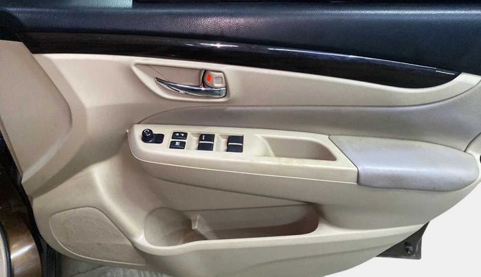 2016 Maruti Ciaz ZXI, Petrol, Manual, 82,952 km, Driver Side Door Panels Control