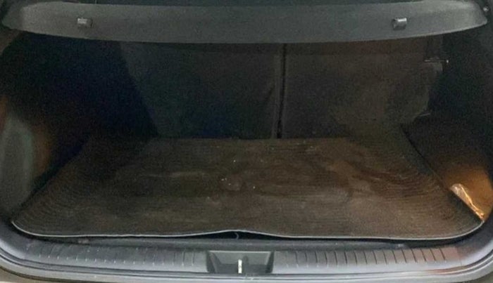 2018 Hyundai Creta SX AT 1.6 PETROL, Petrol, Automatic, 37,706 km, Boot Inside