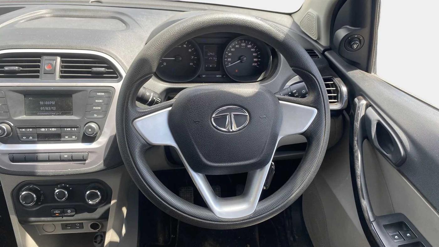 2017 Tata Tiago XT PETROL, Petrol, Manual, 24,763 km, Steering Wheel Close Up