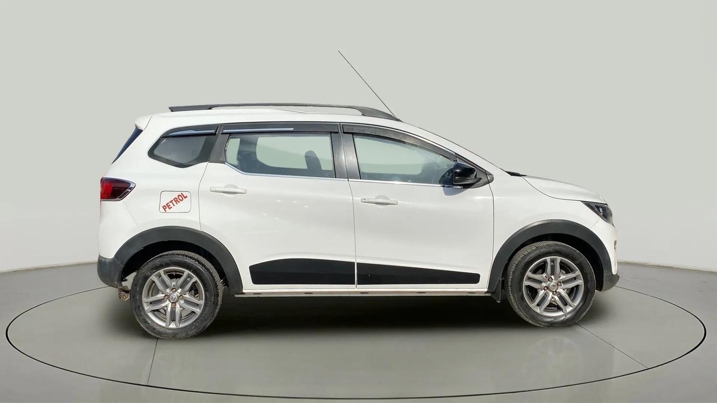 2021 Renault TRIBER RXZ, Petrol, Manual, 52,413 km, Right Side View