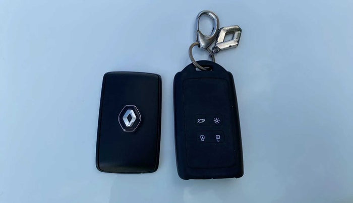 2021 Renault TRIBER RXZ, Petrol, Manual, 52,413 km, Key Close Up
