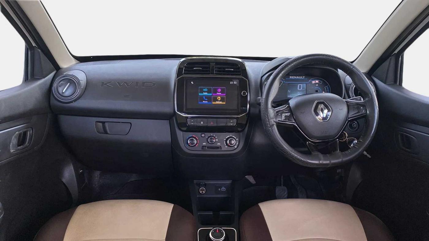 2023 Renault Kwid RXT 1.0 AMT, Petrol, Automatic, 3,592 km, Dashboard