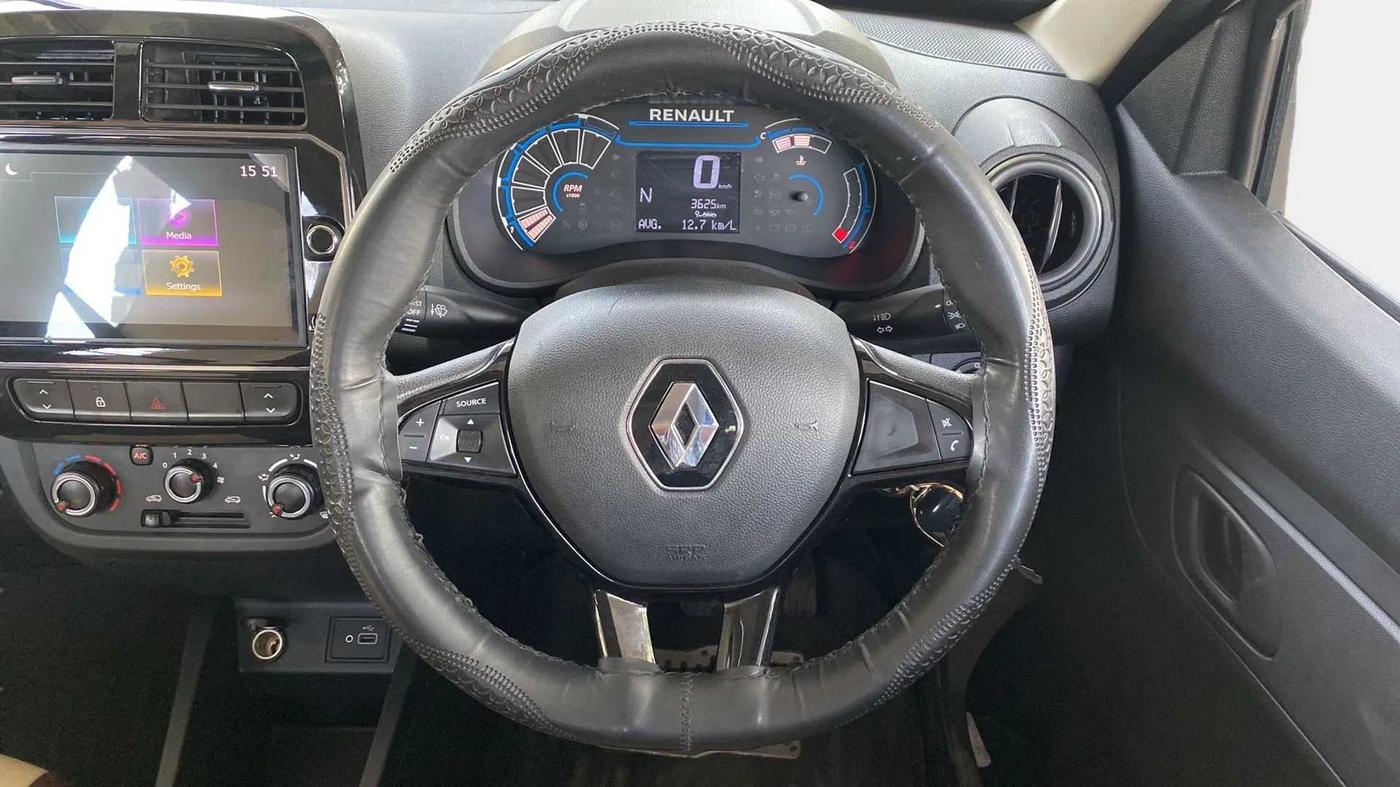 2023 Renault Kwid RXT 1.0 AMT, Petrol, Automatic, 3,592 km, Steering Wheel Close Up