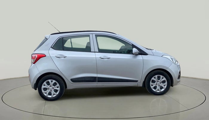 2016 Hyundai Grand i10 SPORTZ 1.2 KAPPA VTVT, Petrol, Manual, 24,438 km, Right Side View