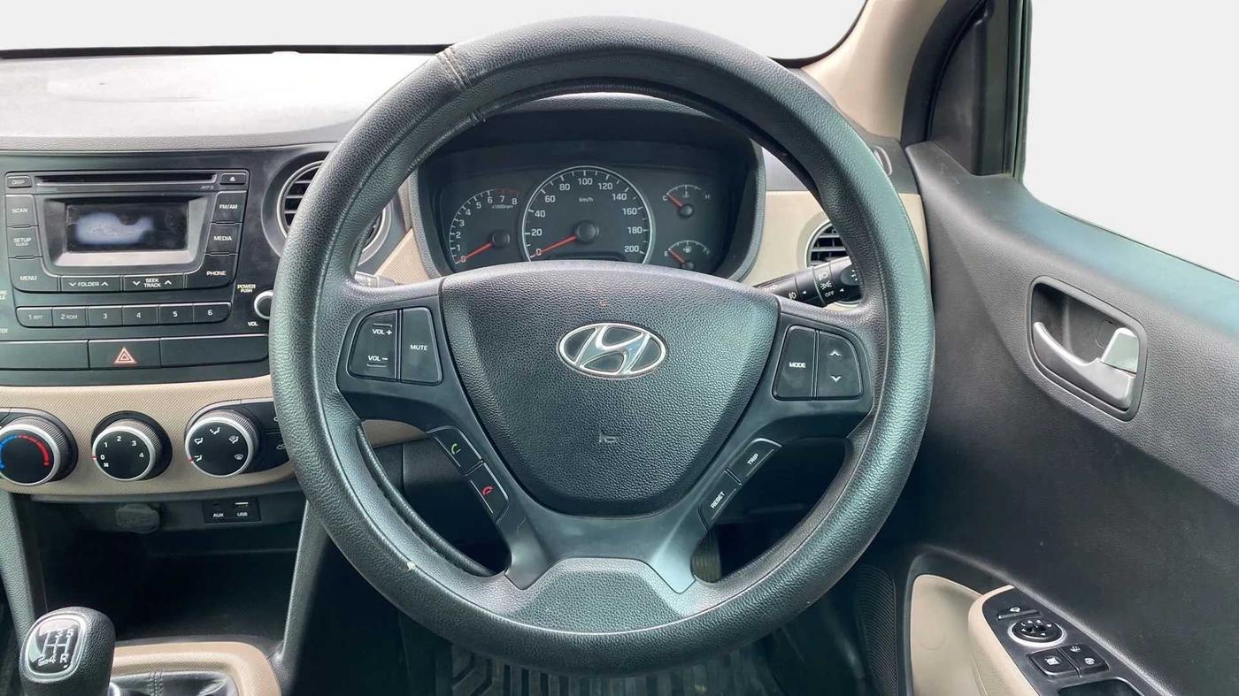 2016 Hyundai Grand i10 SPORTZ 1.2 KAPPA VTVT, Petrol, Manual, 24,438 km, Steering Wheel Close Up