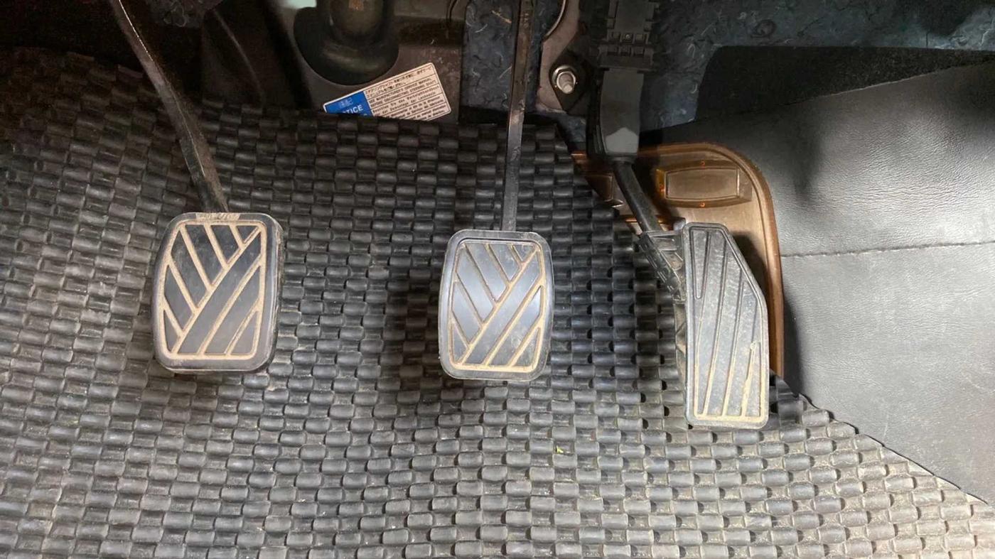 2019 Maruti Swift LXI, Petrol, Manual, 18,679 km, Pedals
