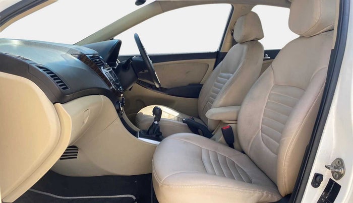 2013 Hyundai Verna FLUIDIC 1.6 VTVT EX, Petrol, Manual, 49,619 km, Right Side Front Door Cabin