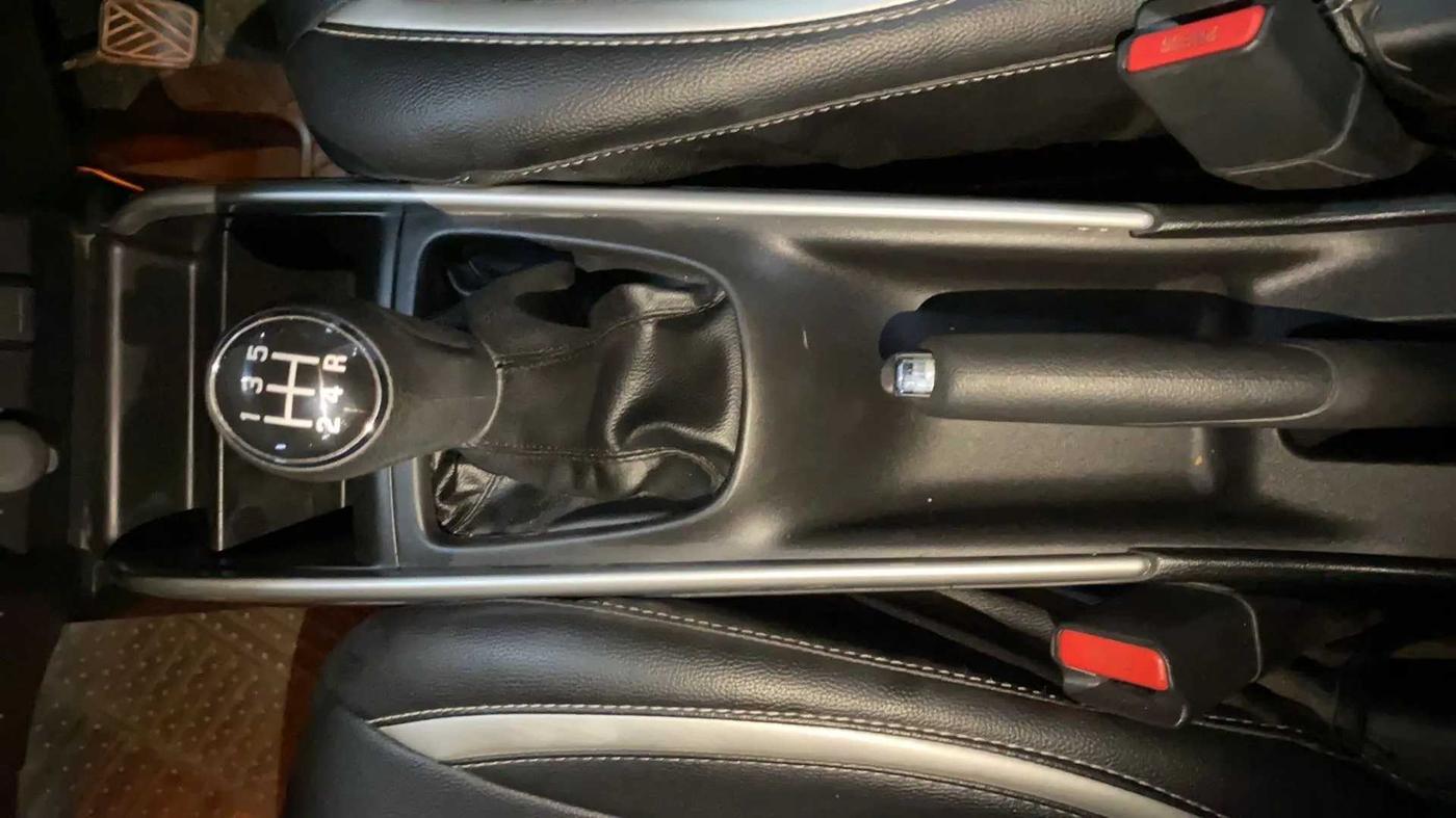 2017 Maruti Baleno ALPHA PETROL 1.2, Petrol, Manual, 28,187 km, Gear Lever