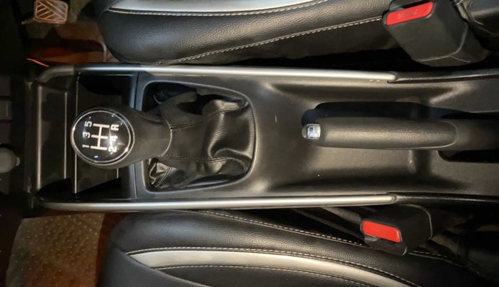 2017 Maruti Baleno ALPHA PETROL 1.2, Petrol, Manual, 28,187 km, Gear Lever
