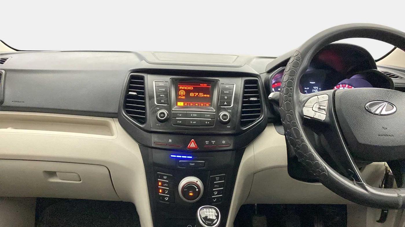 2022 Mahindra XUV300 W6 1.5 DIESEL, Diesel, Manual, 48,617 km, Air Conditioner