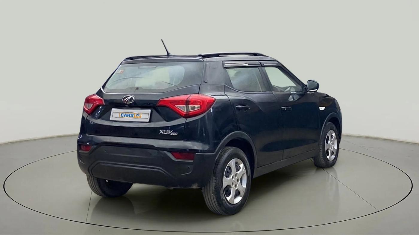 2022 Mahindra XUV300 W6 1.5 DIESEL, Diesel, Manual, 48,617 km, Right Back Diagonal
