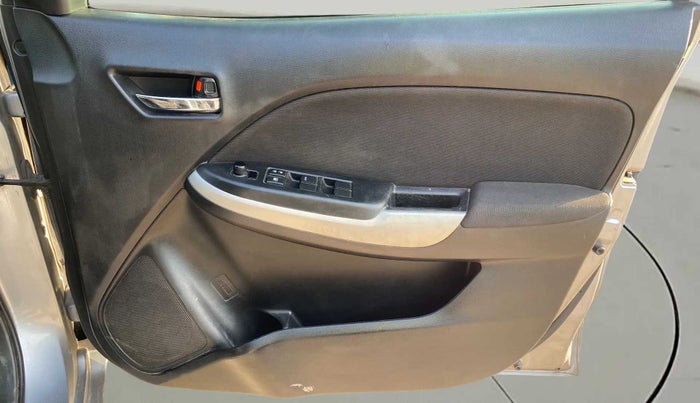 2016 Maruti Baleno ALPHA DIESEL 1.3, Diesel, Manual, 94,339 km, Driver Side Door Panels Control