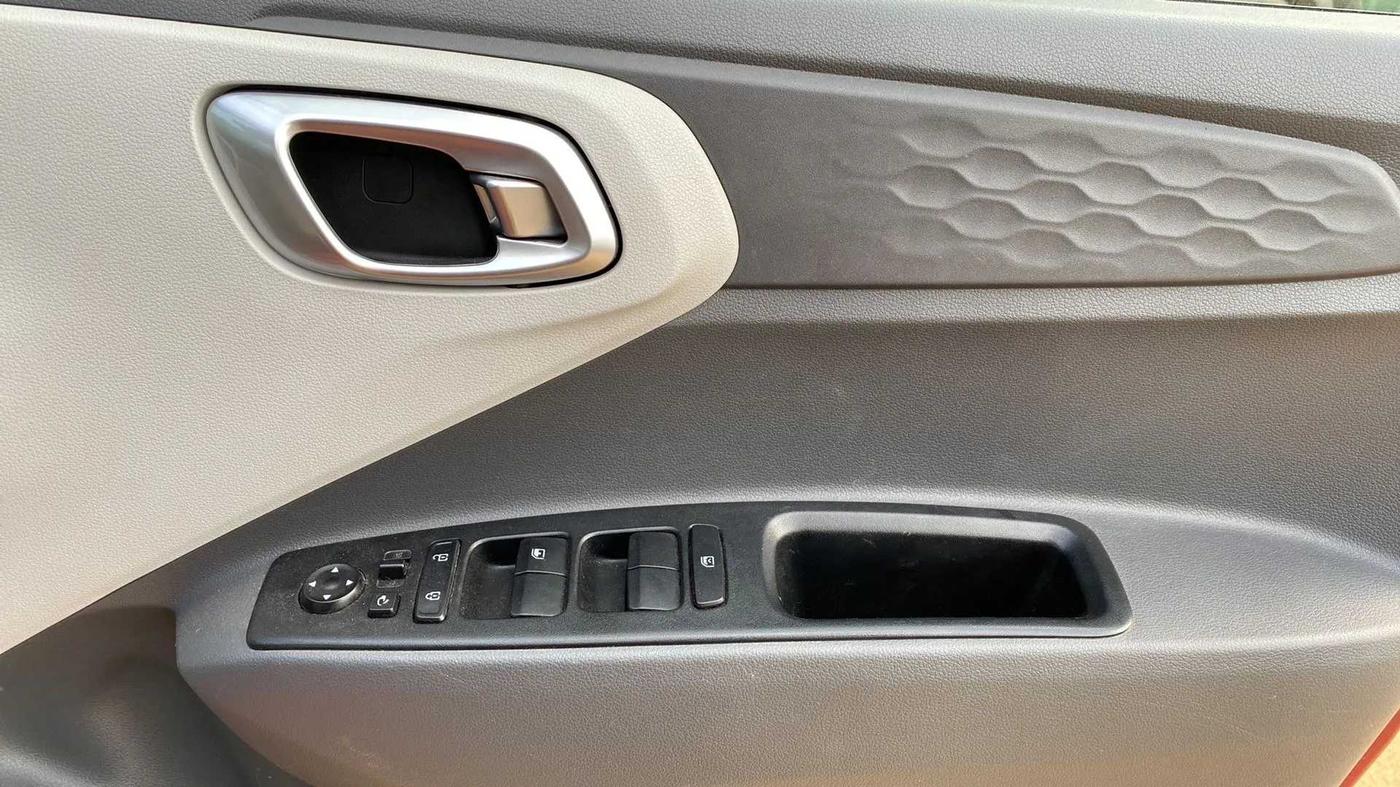 2020 Hyundai GRAND I10 NIOS SPORTZ AMT 1.2 KAPPA VTVT, Petrol, Automatic, 37,438 km, Driver Side Door Panels Control