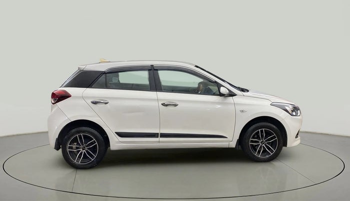 2017 Hyundai Elite i20 MAGNA EXECUTIVE 1.2, CNG, Manual, 1,23,300 km, Right Side View