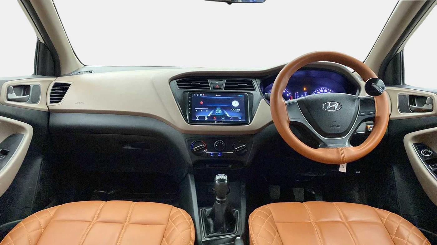 2017 Hyundai Elite i20 MAGNA EXECUTIVE 1.2, CNG, Manual, 1,23,300 km, Dashboard
