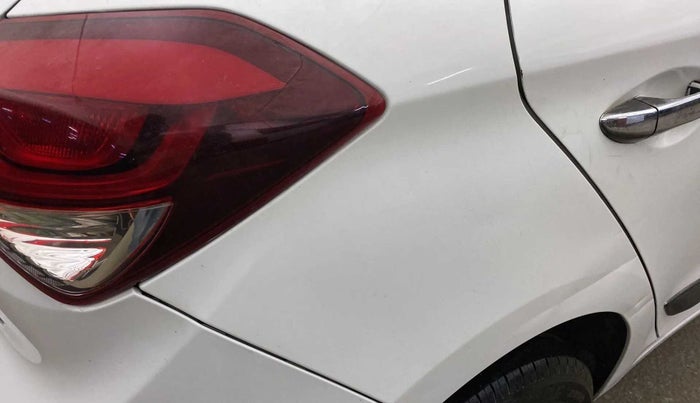 2017 Hyundai Elite i20 MAGNA EXECUTIVE 1.2, CNG, Manual, 1,23,300 km, Right quarter panel - Slightly dented