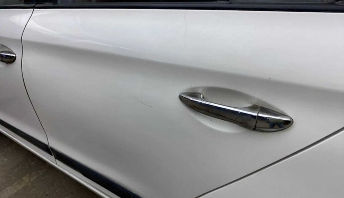 2017 Hyundai Elite i20 MAGNA EXECUTIVE 1.2, CNG, Manual, 1,23,300 km, Rear left door - Minor scratches