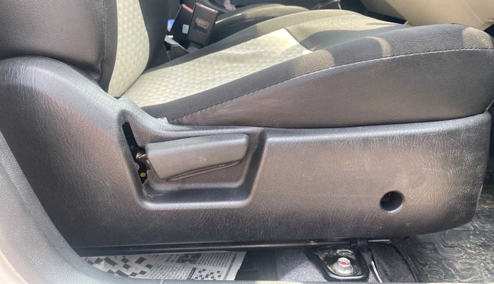 2022 Maruti Alto LXI O, Petrol, Manual, 6,996 km, Driver Side Adjustment Panel