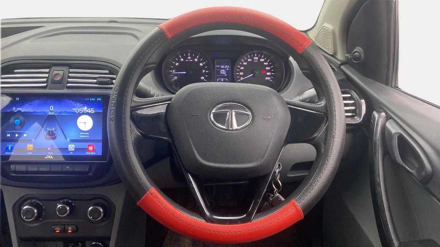 2017 Tata TIGOR XM PETROL, Petrol, Manual, 40,136 km, Steering Wheel Close Up