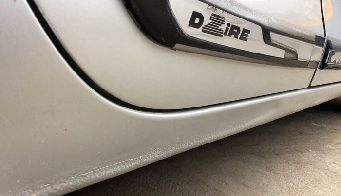 2017 Maruti Dzire VXI, Petrol, Manual, 49,389 km, Left running board - Slight discoloration