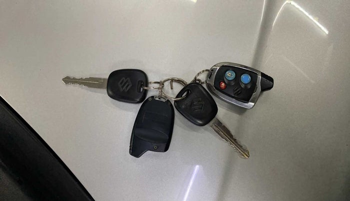 2018 Maruti Wagon R 1.0 LXI CNG, CNG, Manual, 43,165 km, Key Close Up