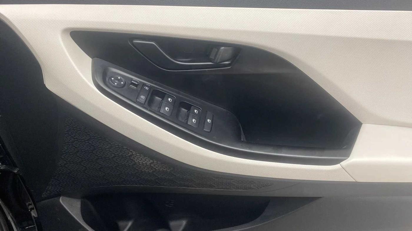 2021 Hyundai Creta EX 1.5 PETROL, Petrol, Manual, 20,492 km, Driver Side Door Panels Control