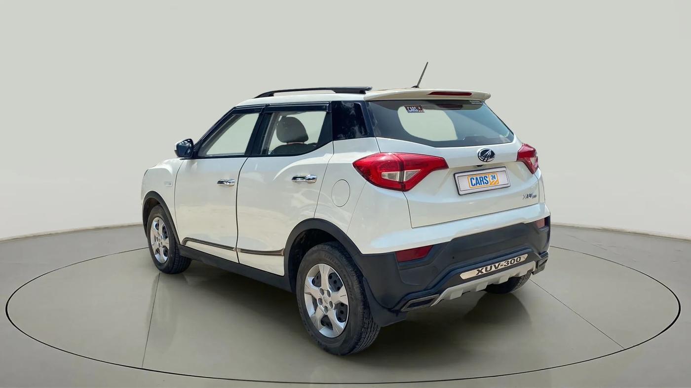 2021 Mahindra XUV300 W6 1.5 DIESEL, Diesel, Manual, 26,656 km, Left Back Diagonal