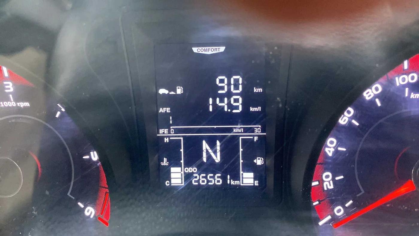 2021 Mahindra XUV300 W6 1.5 DIESEL, Diesel, Manual, 26,656 km, Odometer Image