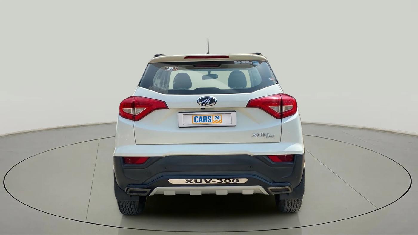 2021 Mahindra XUV300 W6 1.5 DIESEL, Diesel, Manual, 26,656 km, Back/Rear